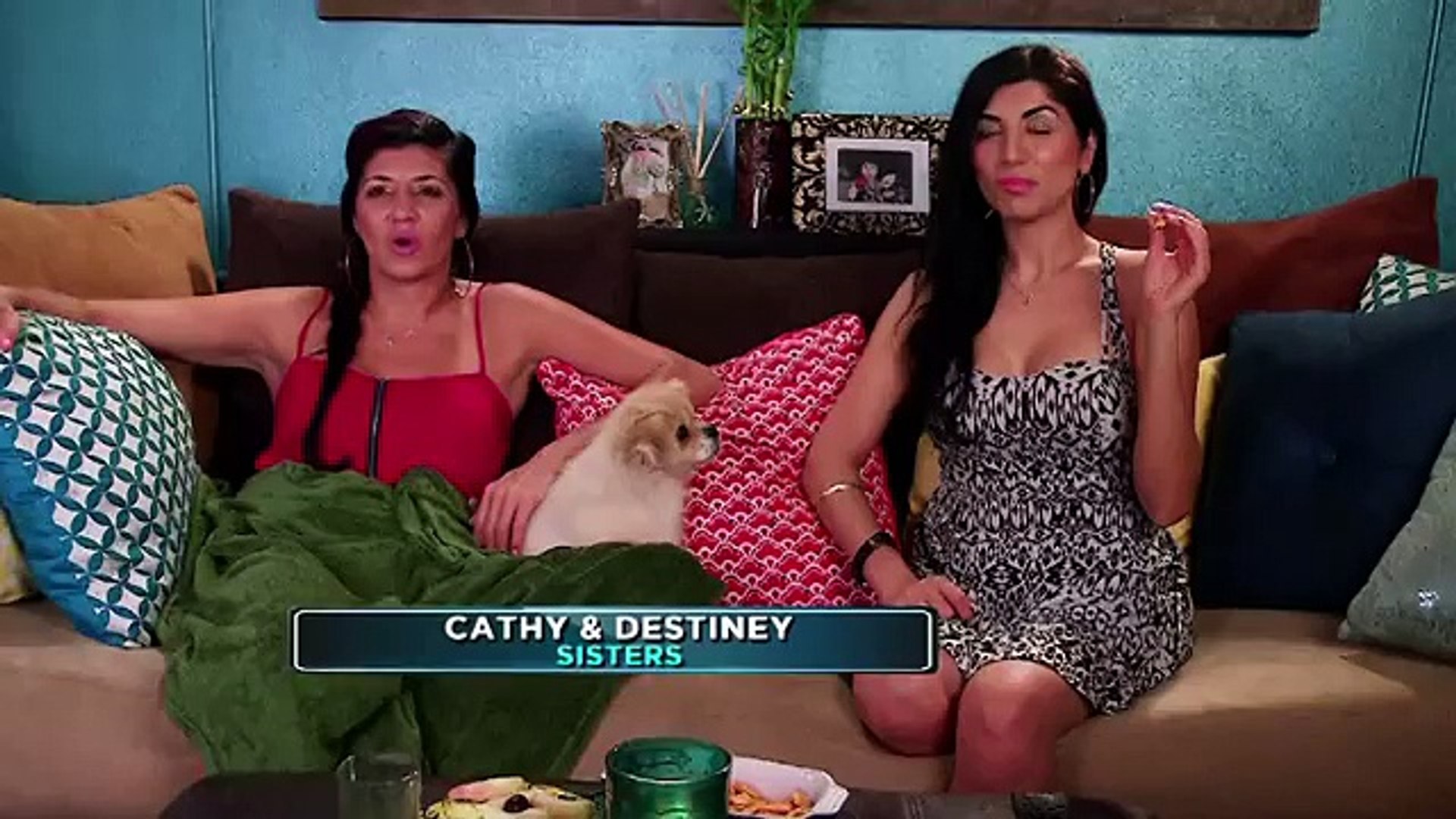 The People S Couch Watches Chrisley Knows Best Video Dailymotion
