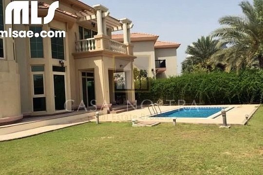 Spanish Style well landscaped Garden hall Villa - mlsae.com