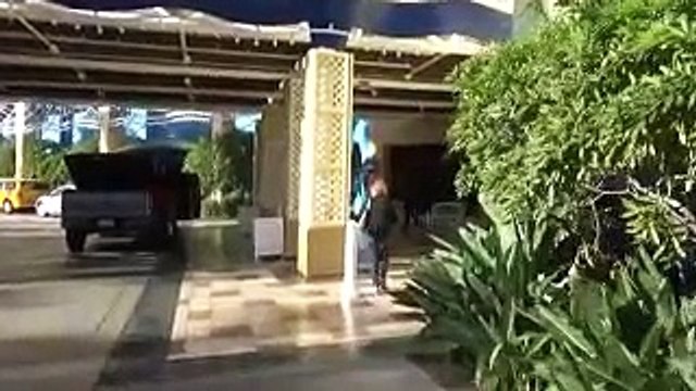 Disneyland Hotel & Paradise Pier Hotel: Lobby, Fireworks Headboard, Monorail Pool