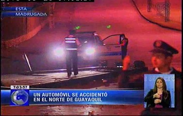 Un automóvil se accidentó esta madrugada en el norte de Guayaquil