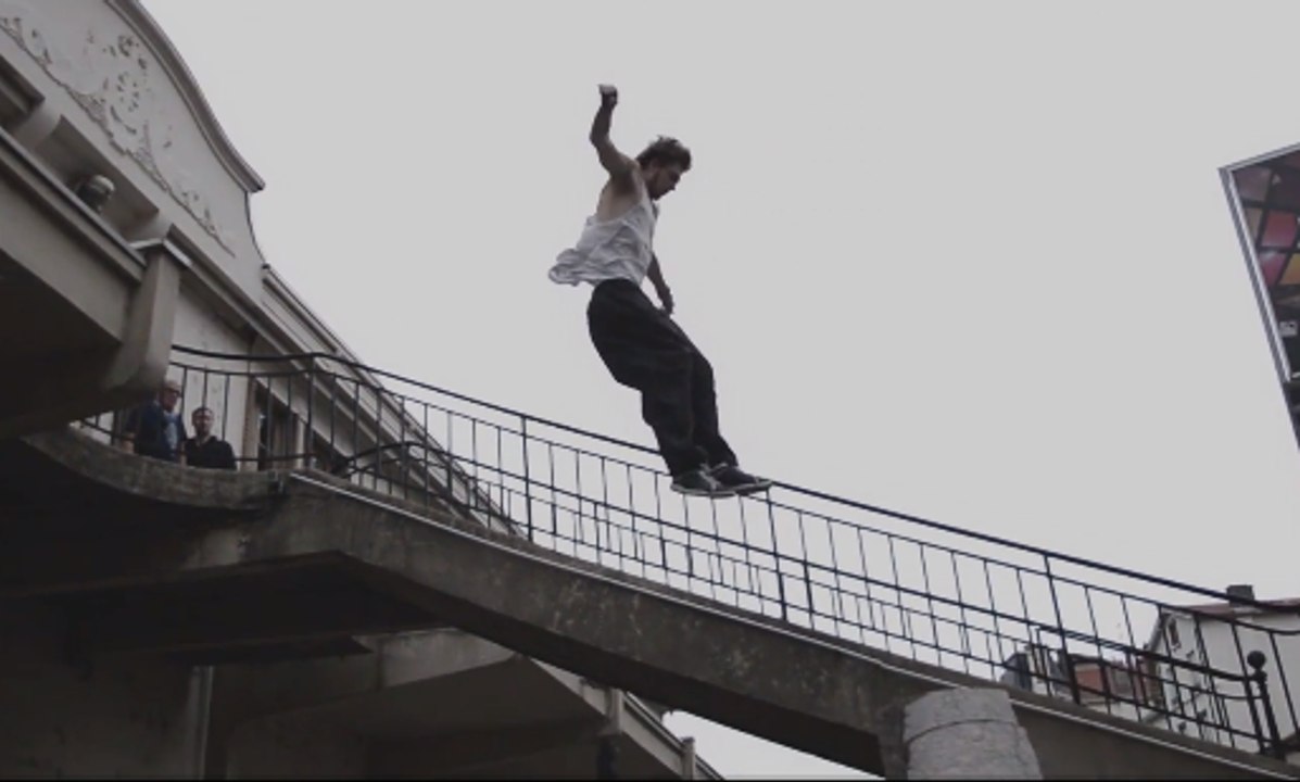 Taser Become the one you want - East coast family