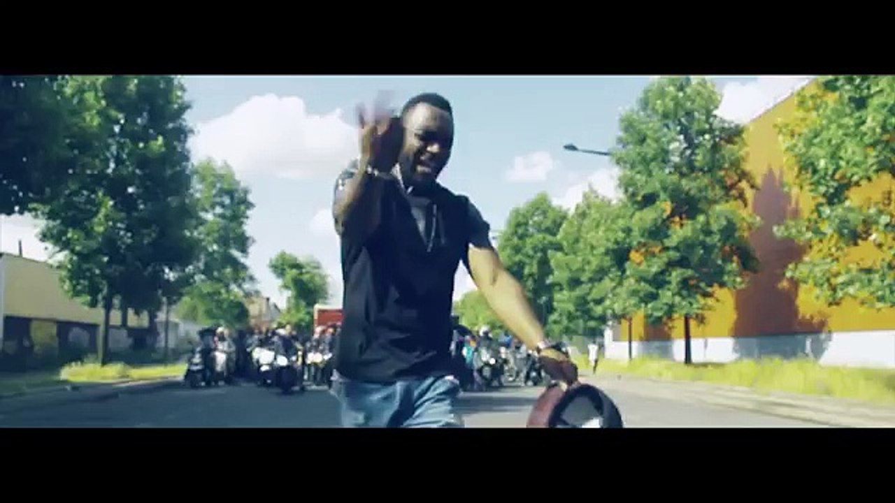 Mac Tyer Ft. Niro - Ça pue sa mère [Clip Officiel]