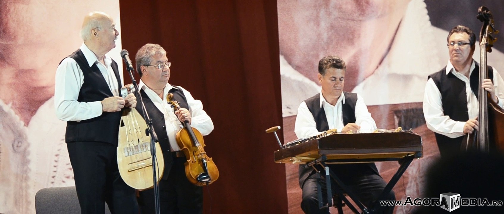 AGORA MEDIA | Secvenţe din spectacolul lui Tudor Gheorghe de la Câmpia Turzii