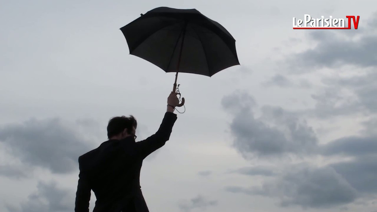 Aubervilliers : un commando poétique perché à 50 m du sol