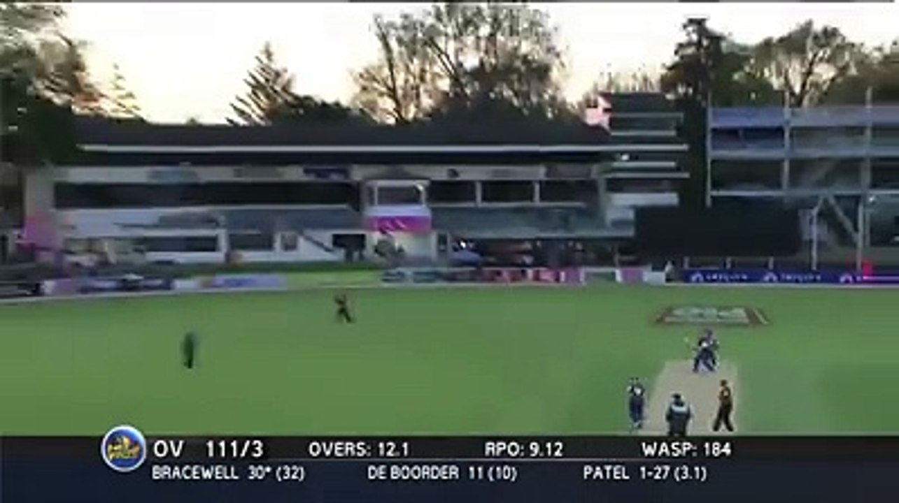 A Five thousand dollar 5000 $ catch by a boy during Live match