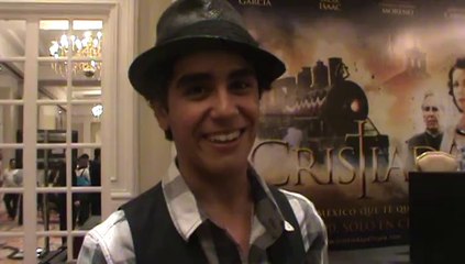 MAURICIO KURI -  INVITA A VER CRISTIADA - CINE