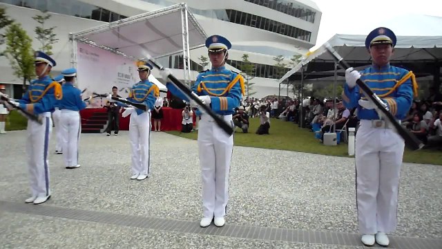 20120603國立台中圖書館開幕式彰化高中儀隊表演