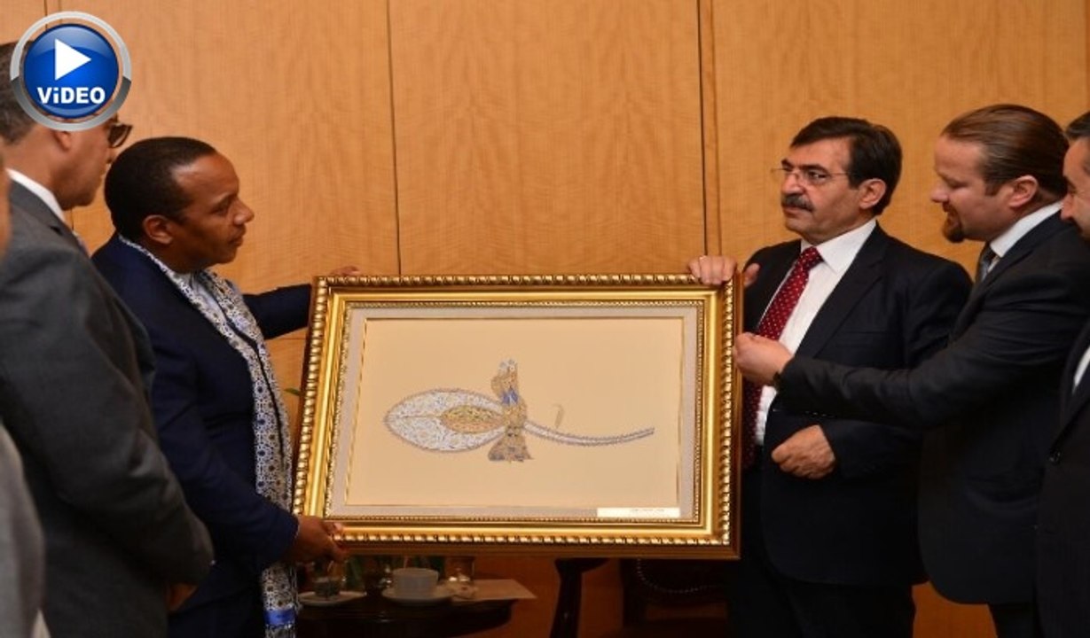 Bakanın esprisi ortamı kahkahaya boğdu