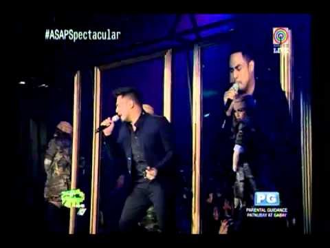 Sarah, Erik, Jed, Martin open 'ASAP' concert-style