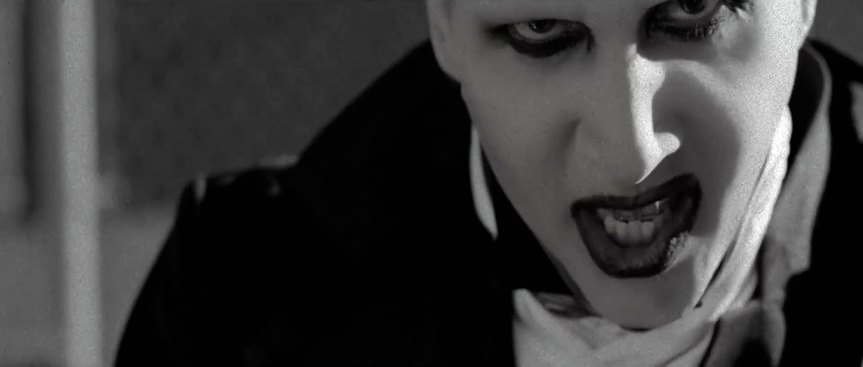 Marilyn Manson - The Mephistopheles Of Los Angeles