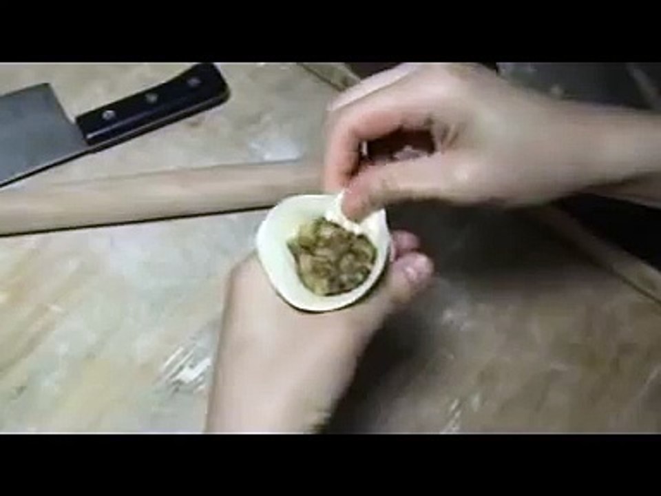 两种包子的包法