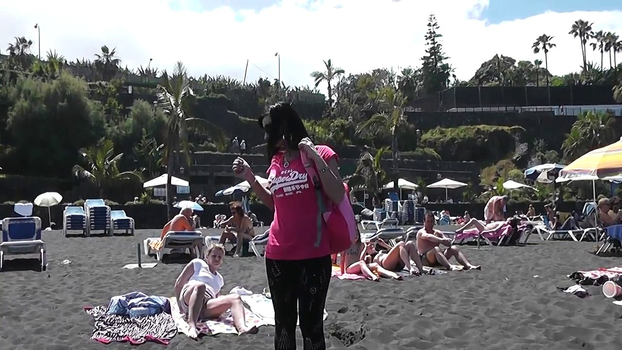 Big waves on Playa Jardin Beach, Puerto de la Cruz, Tenerife, Canary Islands - 27th of March 2013