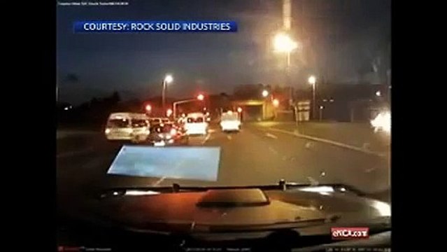 Фура снесла весь ряд