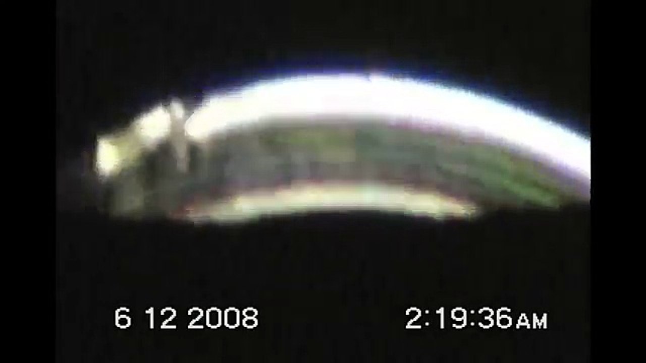 (2 of 3) 2008 Turkey UFO Video - Kumburgaz UFO OVNI (Increased Quality Version)