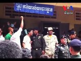 Hun Sen Declares Election Win, as Opposition Calls for Investigation លោក​ហ៊ុន​សែន​បង្ហាញ​មុខ