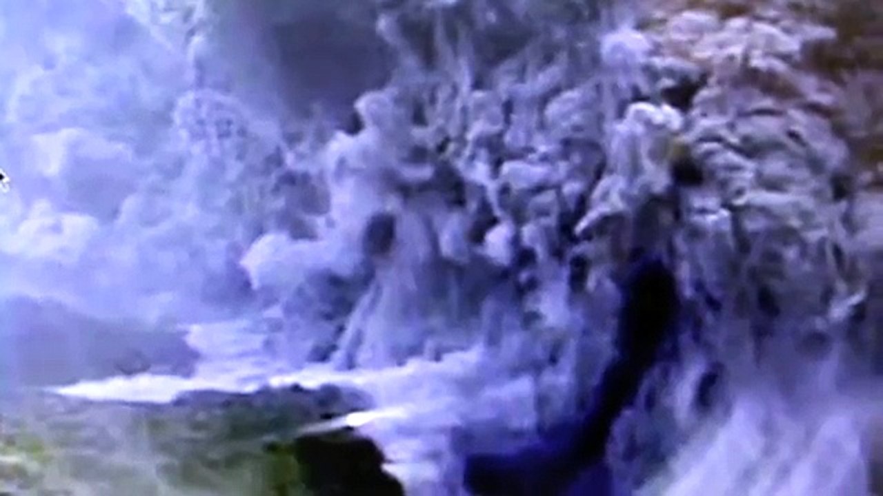 JAPAN: VOLCANO VIOLENTLY ERUPTS, VIDEO AND PICS, EXPLOSIVE