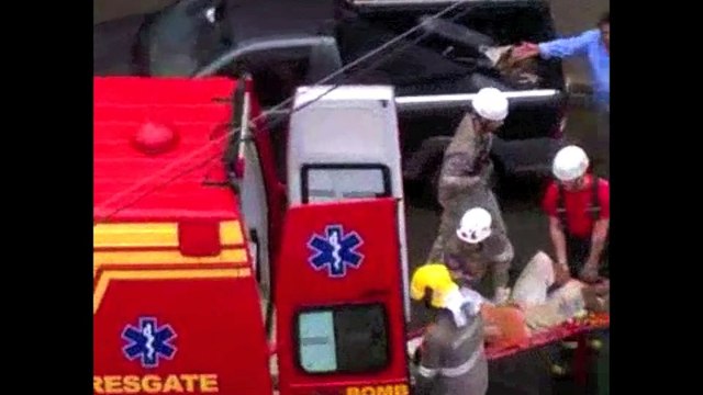 Resgate de vítima de desabamento de prédio em Cariacica