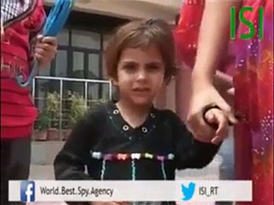 یہ ویڈیو بھارت کے ایک ارب 25 کروڑ ہندوؤں کے منہ پر تھپڑ ہے۔ نا پاکستانی میڈیا یہ دکھائے گا نا کچھ اور ۔ ویڈیو دیکھیں