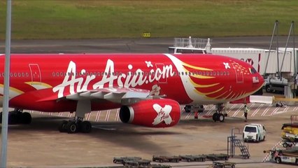 [Xcintillating PhoeniX] Air Asia X A330-343 (9M-XXT) docking/startup/takeoff Sydney Airport (YSSY)