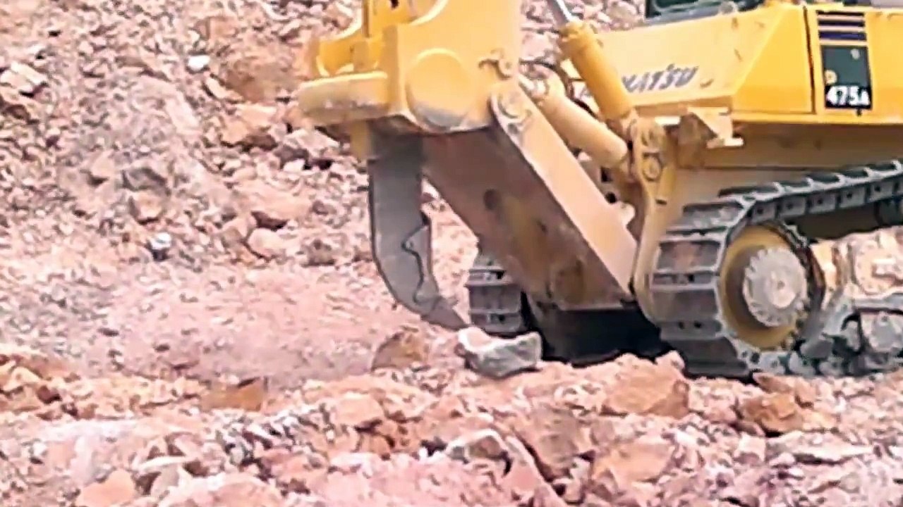 Komatsu D475A-5