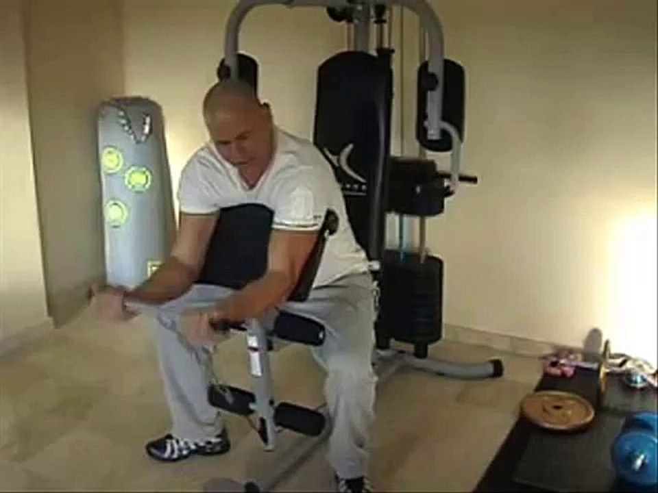 MULTI GYM Bicep curling