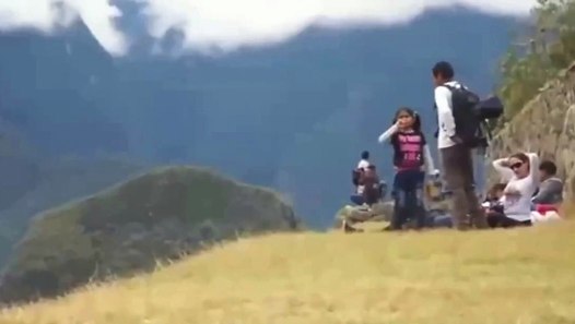 2015 02 01 Obs ovnis au PEROU ,HAWAI et SANTA-CATARINA ...