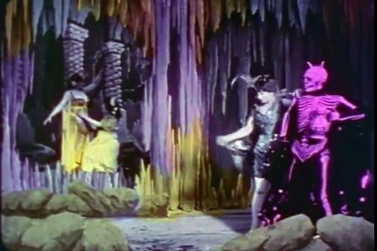 THE RED SPECTRE (1907) silent film with music by The Ubangis