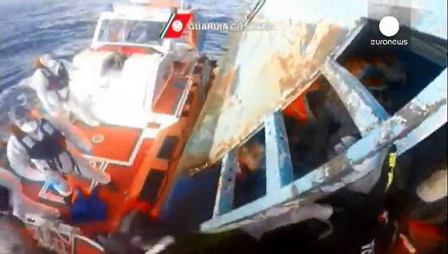 17 сигналів SOS у Середземному морі