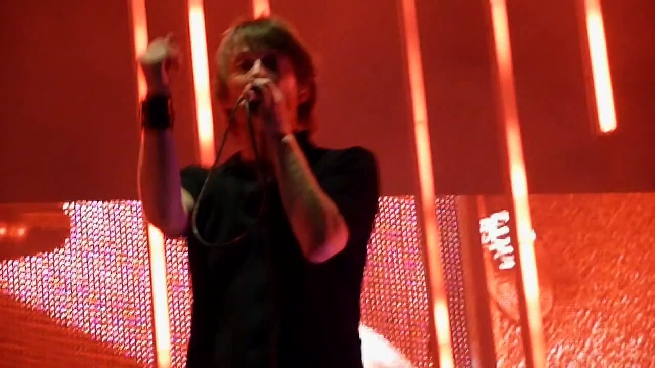 Radiohead - A Wolf at the Door (Radiohead Live in Praha)