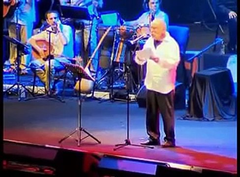 Grup Yorum 25. Yıl Tuncel Kurtiz - Suavi Geçit Yok İsyan var.