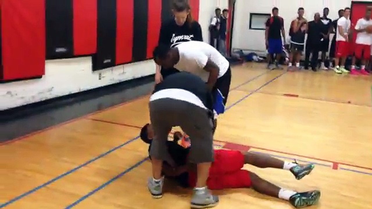 Love and Basketball proposal 2015 - Superman Johnson vs Breyschoice