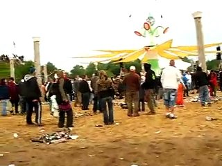 FUSION FESTIVAL 2008 (frisch aufgestanden und gefrühstückt haben sie auch alle ;-).