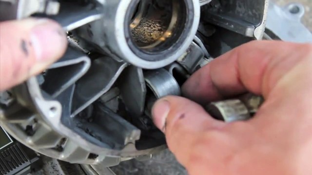 Suzuki Burgman - 26,808 miles - WORN Rollers, Belt, & Clutch shoes