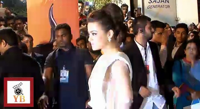 Nargis Fakhri & Survin Chawla At 2015 filmfare Awards Night