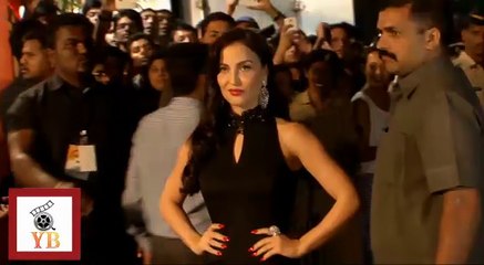 Very Hot Allie Avram In Black Gown At 2015 Filmfare Awards Night