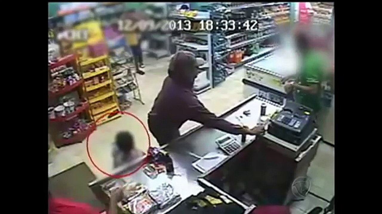 Após assalto, bandido é morto com tiro inesperado