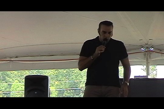 Mario Kombou sings 'Western Union' Elvis Week 2005