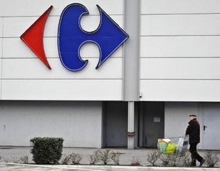 Les magasins Carrefour viennent à leurs clients