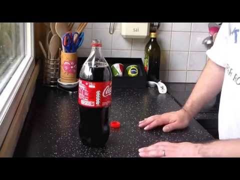 Astuce pour ouvrir une bouteille de soda secouée (rapide et facile)