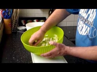 Dica : Como descascar e picar uma cabeça d'alho rapidamente