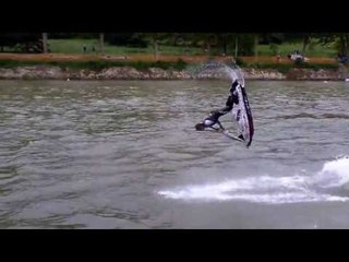 Salto en jet-ski / Salto mortal com jet-ski HD