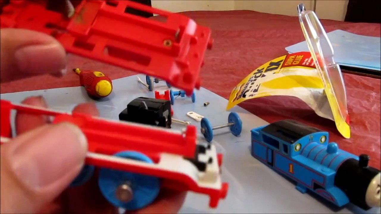 TOMY Trackmaster Broken Thomas train fix and repair guide - video ...
