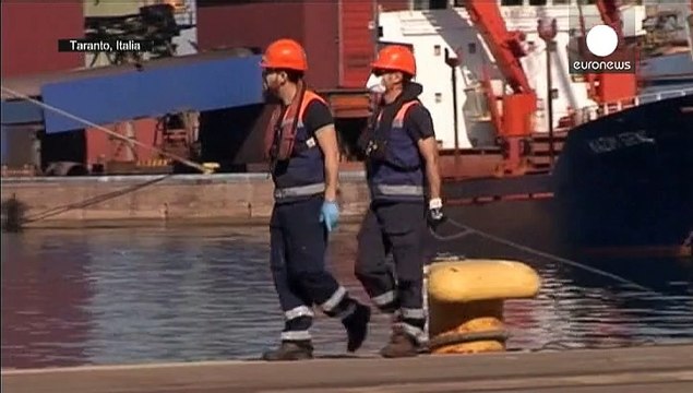 Мігрантів у Середземному морі рятують тисячами