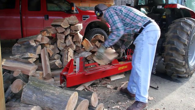HD: Splitfire 3203 log splitter in action, 3-point hitch mount, tractor hydraulics-driven