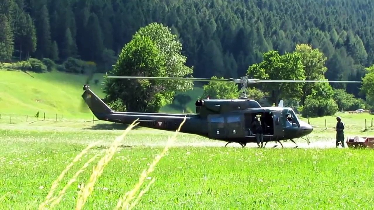 Agusta- Bell AB 212 helicopter landing - takeoff HD / Nice sound