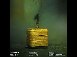 Extreme Zeitlupe einer Böller Explosion bei 10000 fps!