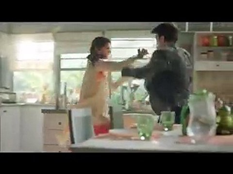 Sanam Saeed & Mikaal Zulfiqar New TVC Hisaab SMS HD Official Video [2015] Ab Mango Hisaab