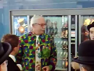 Patch Adams: The Doctor Who Uses Humor to Heal