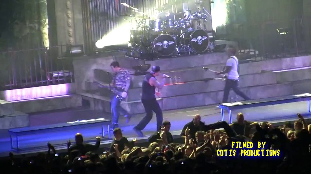Avenged Sevenfold - Danger Line [LIVE DEBUT] - 2011-01-20 - Sovereign Center - Reading, PA - HD