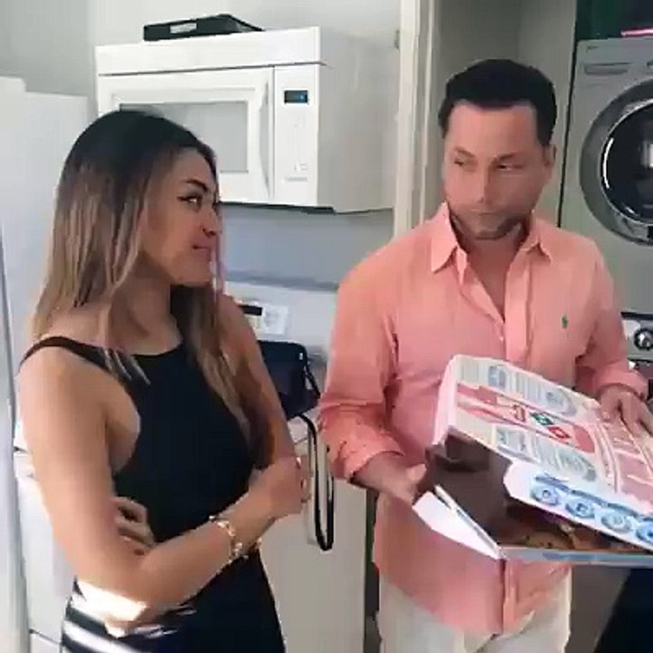 How you eat around boys vs how you eat by your?syndication=228326